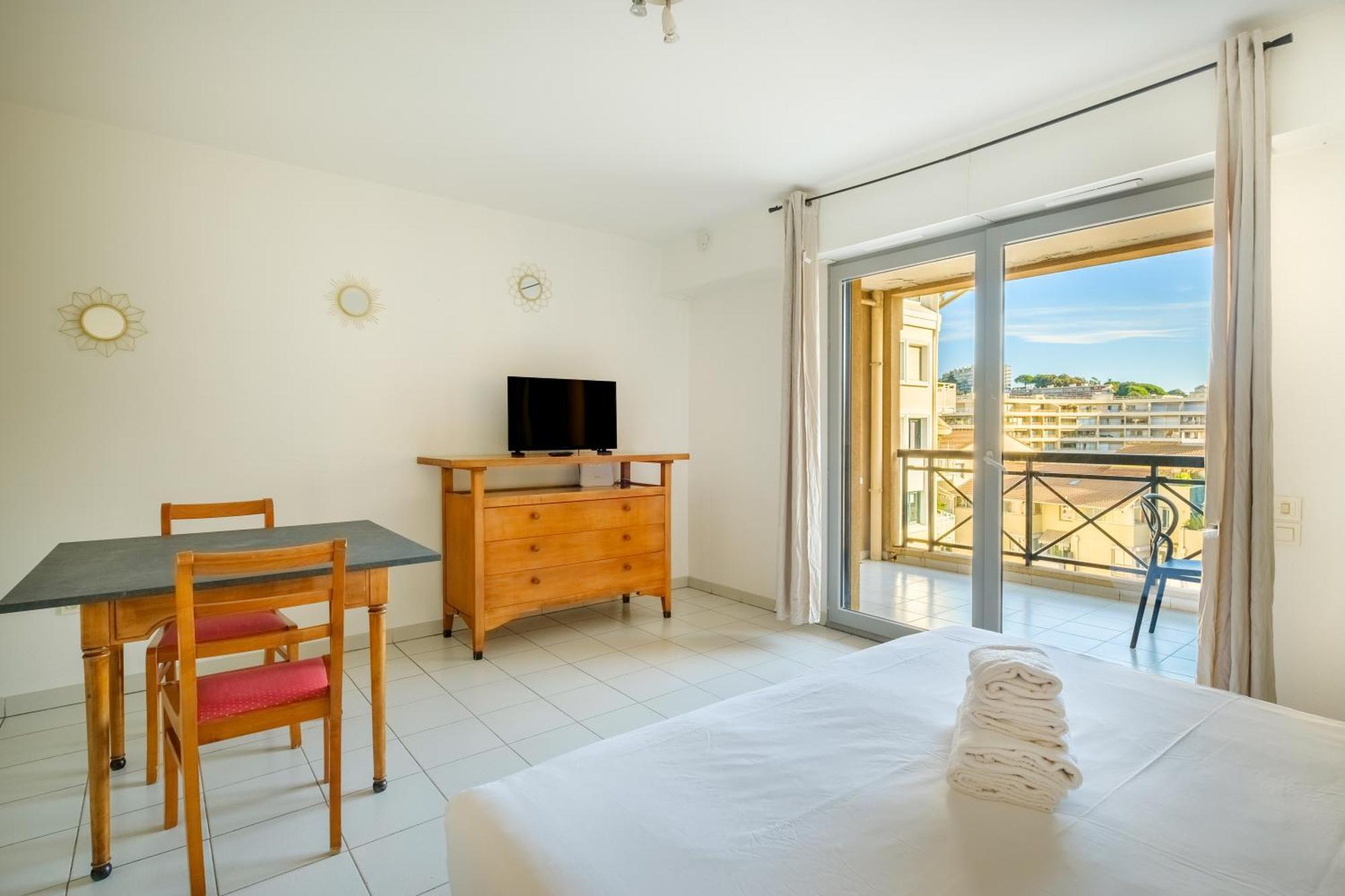 Residhotel Villa Maupassant Cannes Exterior photo