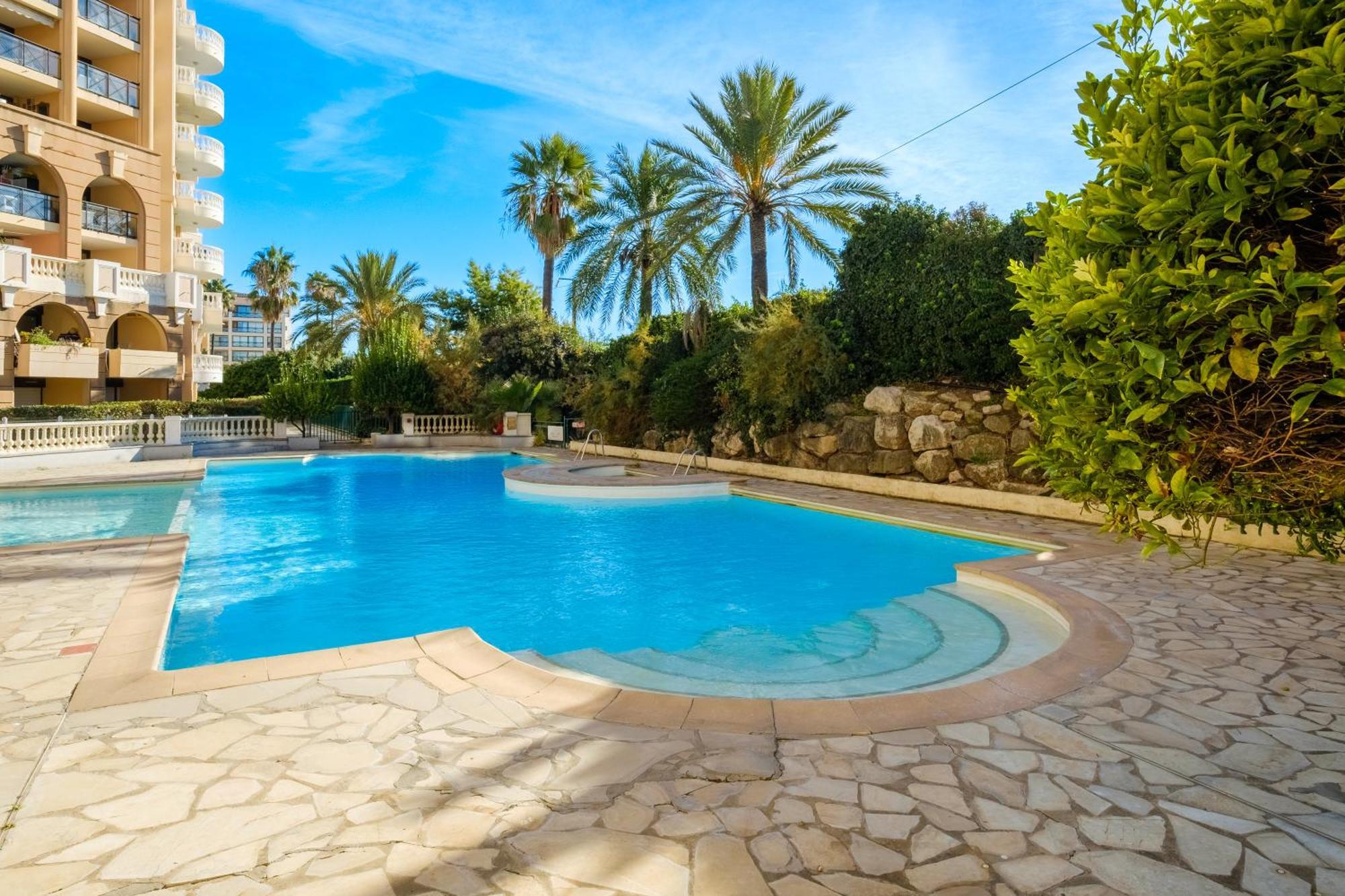Residhotel Villa Maupassant Cannes Exterior photo